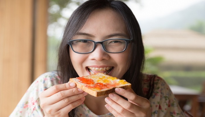 Can you eat pizza with braces 